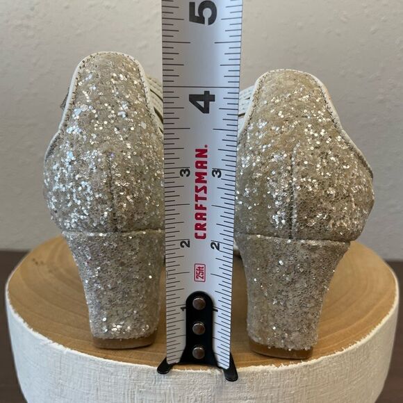 Kenneth Cole Reaction Sarah Shine Heels Size 1M EUC - Picture 7 of 7